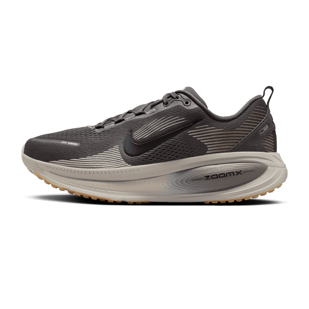 NIKE MEN'S VOMERO 18