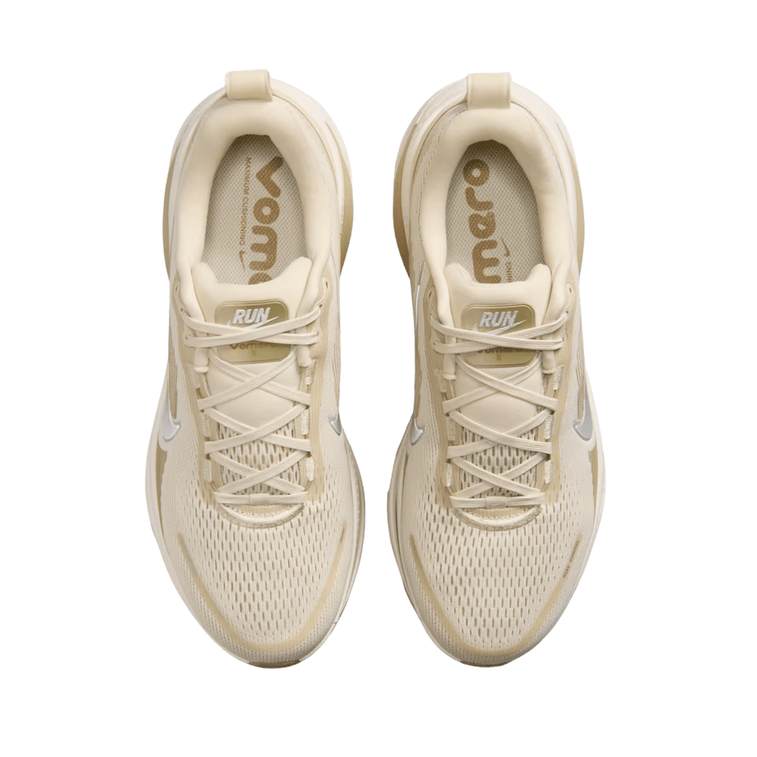NIKE MEN'S VOMERO 18