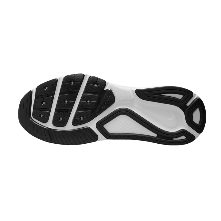 NIKE WOMEN'S STRUCTURE 26