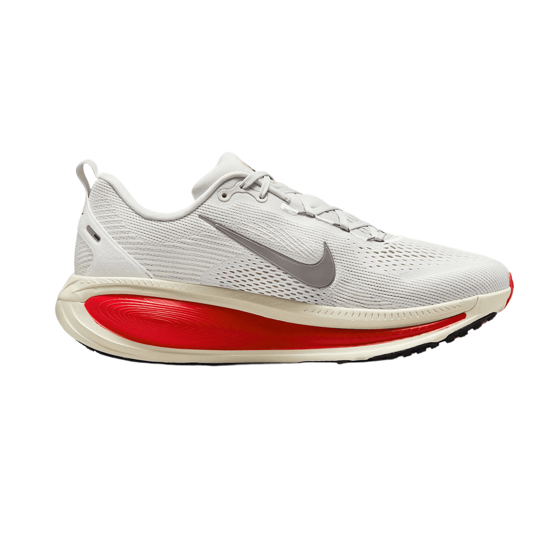 NIKE MEN'S VOMERO 18