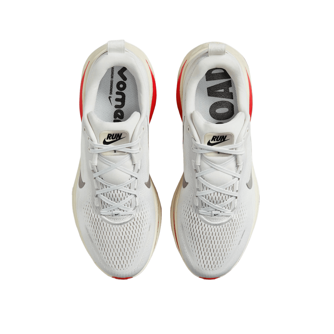 NIKE MEN'S VOMERO 18