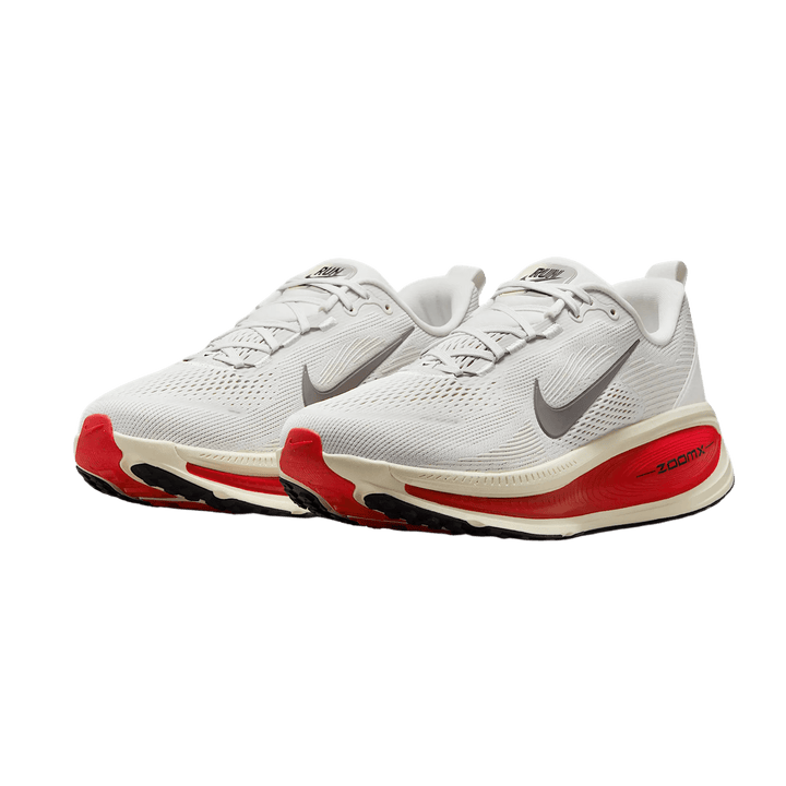NIKE MEN'S VOMERO 18
