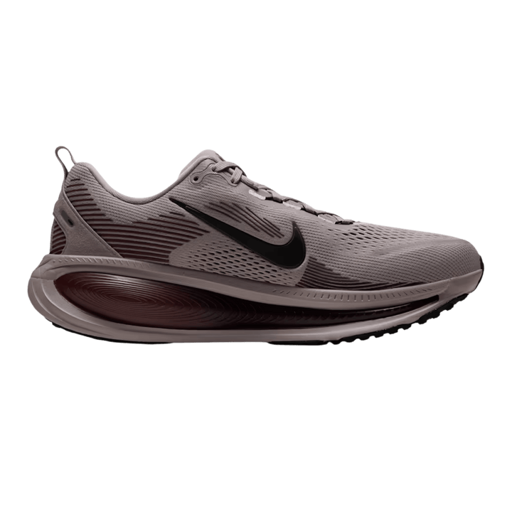 NIKE MEN'S VOMERO 18