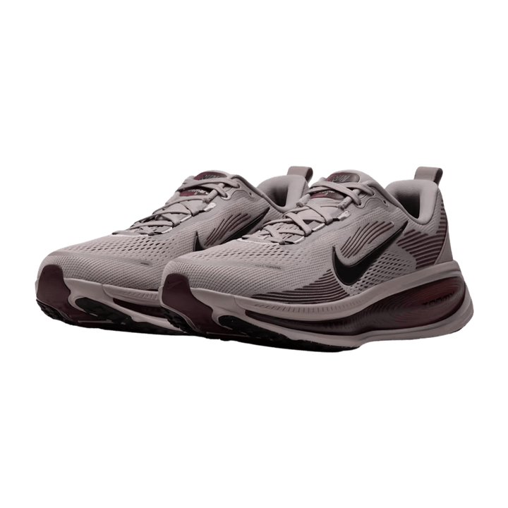 NIKE MEN'S VOMERO 18