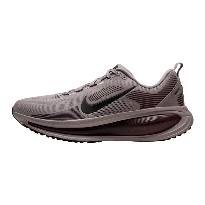 NIKE MEN'S VOMERO 18