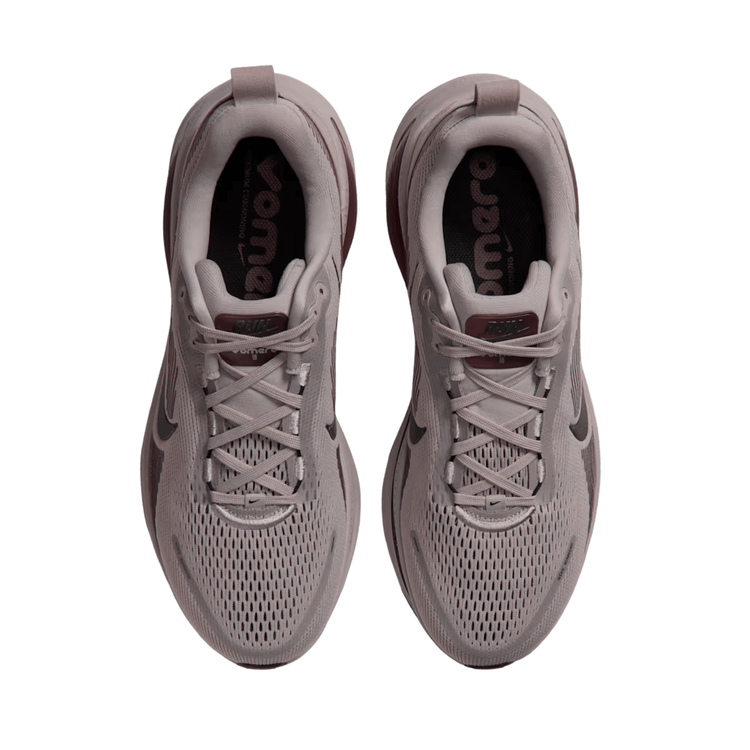 NIKE MEN'S VOMERO 18