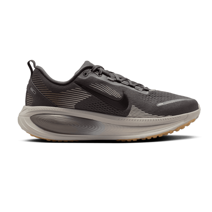 NIKE MEN'S VOMERO 18