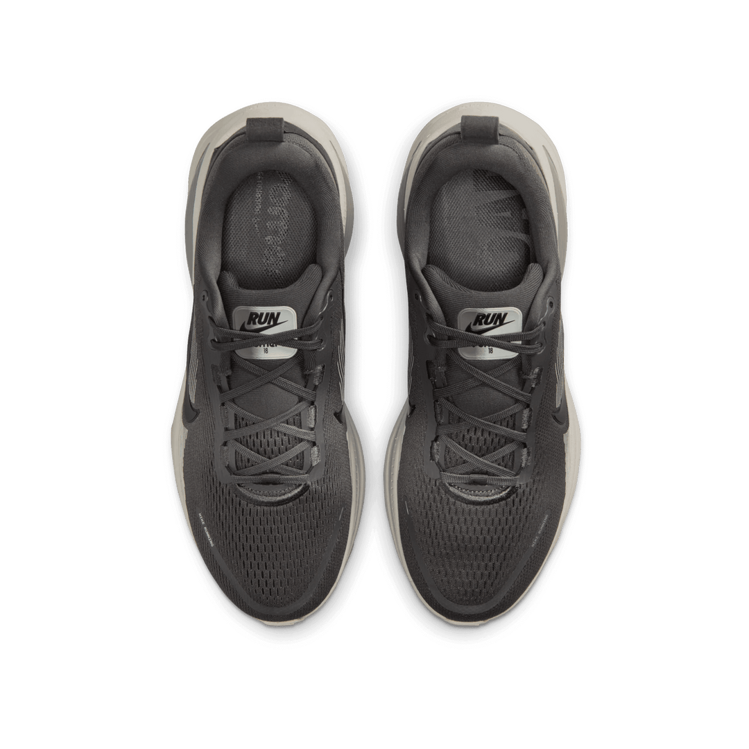 NIKE MEN'S VOMERO 18