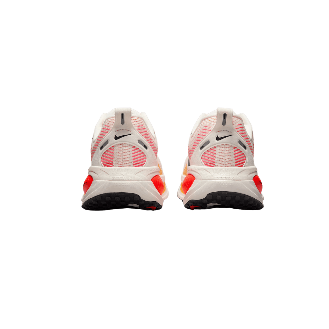 NIKE WOMEN'S VOMERO 18