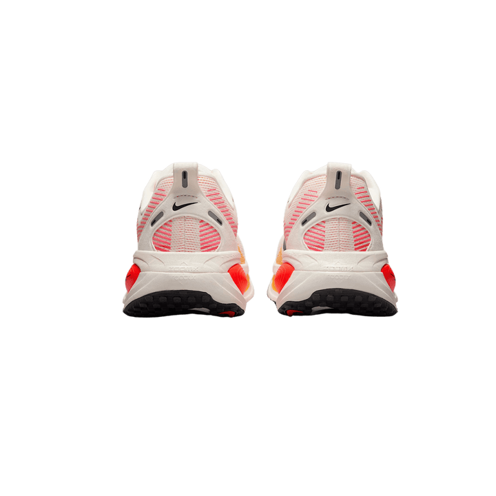 NIKE WOMEN'S VOMERO 18