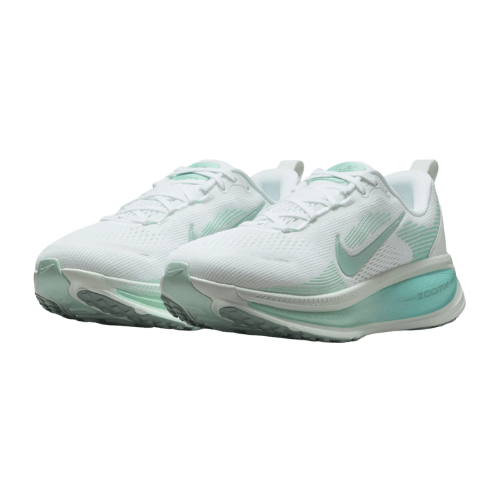 NIKE WOMEN'S VOMERO 18