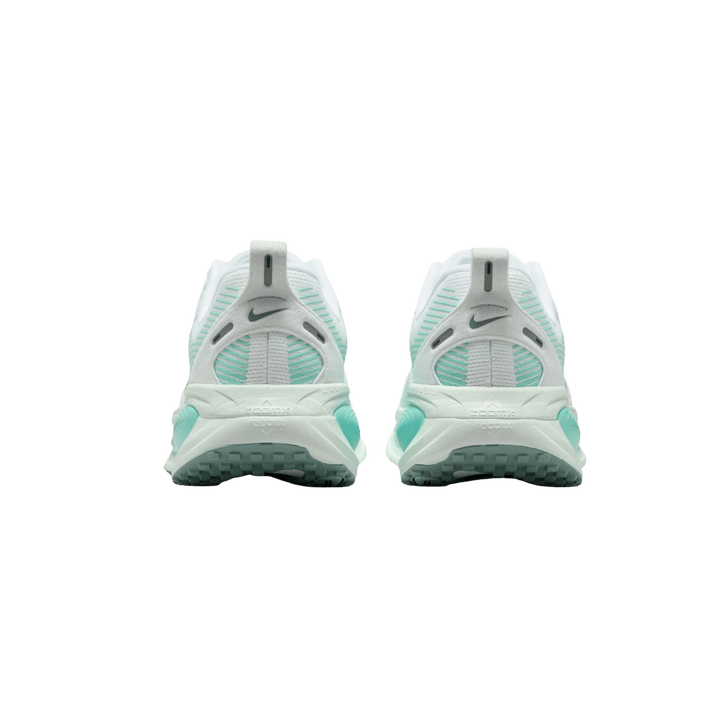NIKE WOMEN'S VOMERO 18