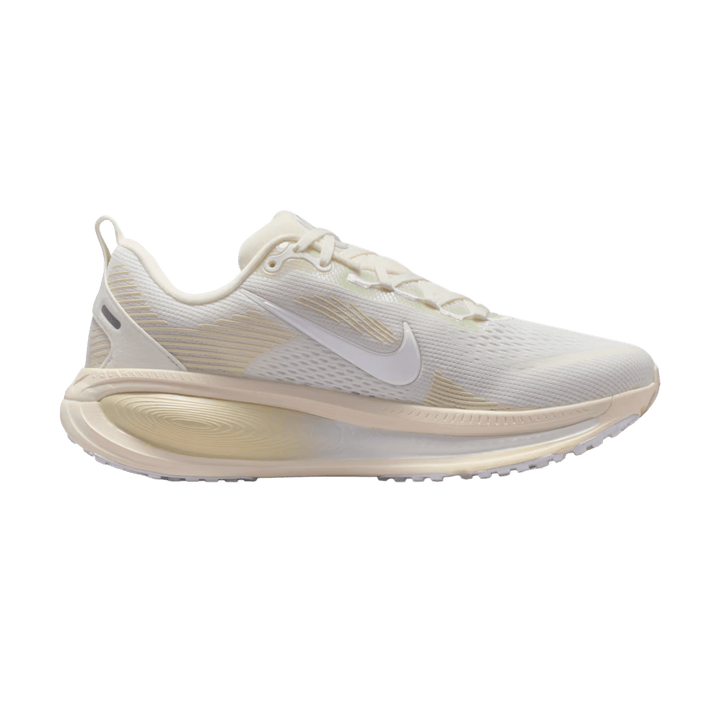 NIKE WOMEN'S VOMERO 18