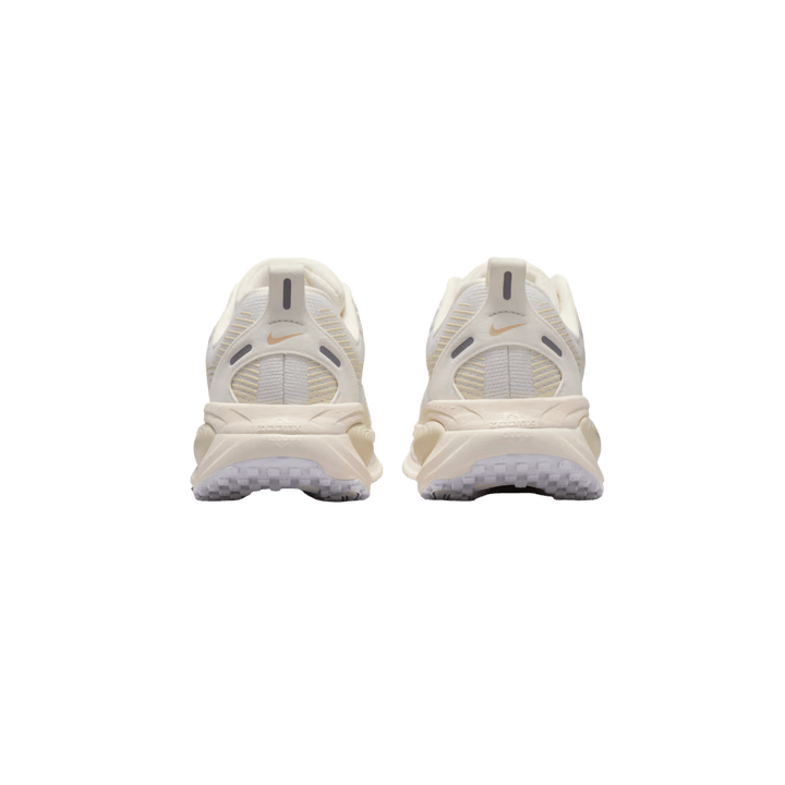 NIKE WOMEN'S VOMERO 18