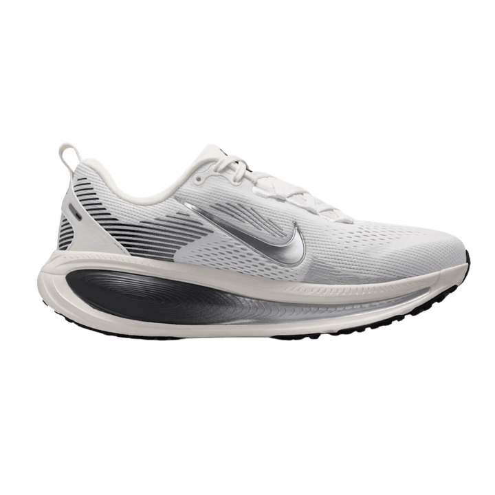 NIKE WOMEN'S VOMERO 18