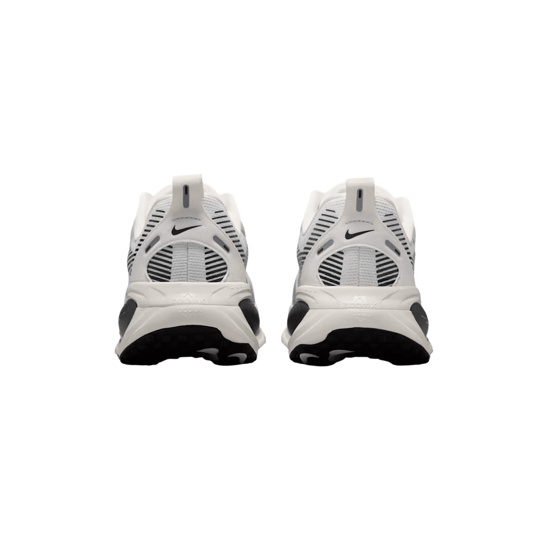 NIKE WOMEN'S VOMERO 18