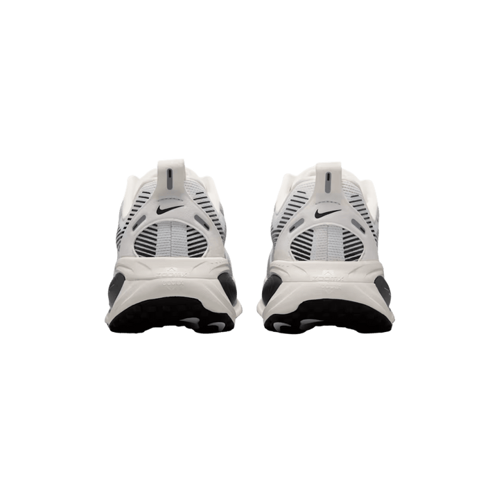 NIKE WOMEN'S VOMERO 18