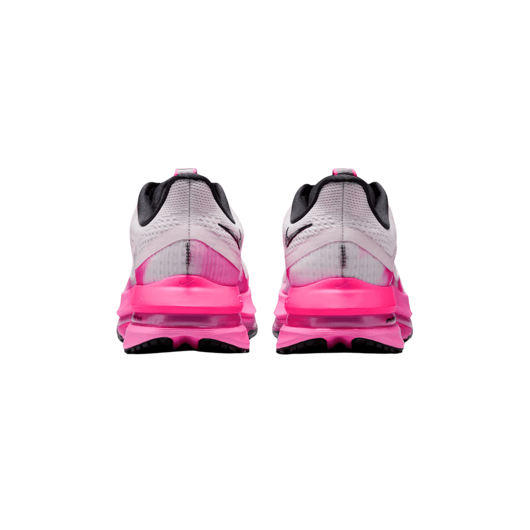 NIKE WOMEN'S PEGASUS PREMIUM