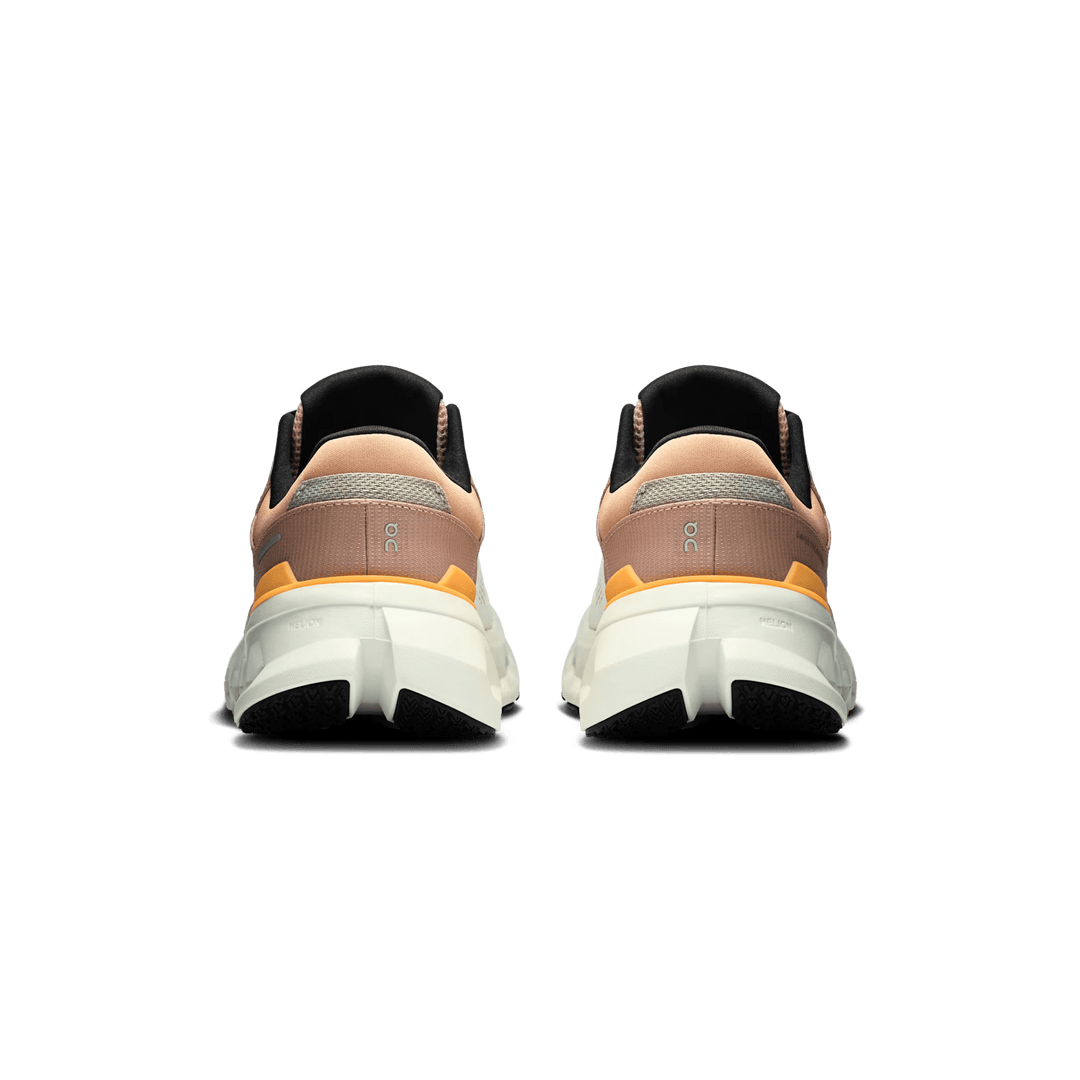 ON WOMEN'S CLOUDRUNNER 2