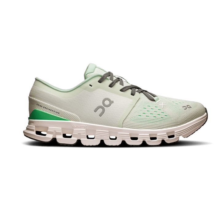 ON WOMEN'S CLOUD X 4