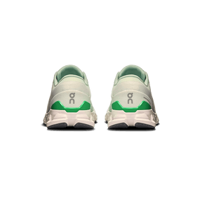 ON WOMEN'S CLOUD X 4