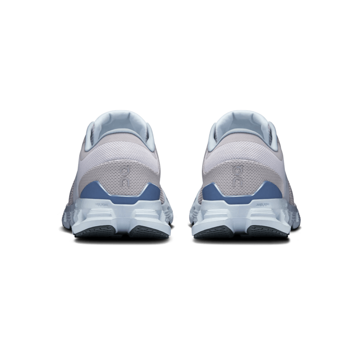 ON WOMEN'S CLOUD X 4