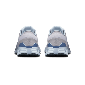 ON WOMEN'S CLOUD X 4