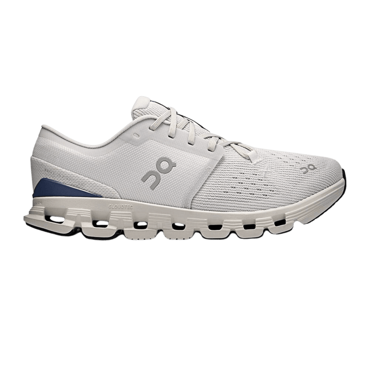 ON WOMEN'S CLOUD X 4