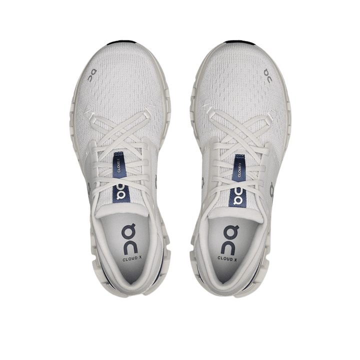 ON WOMEN'S CLOUD X 4