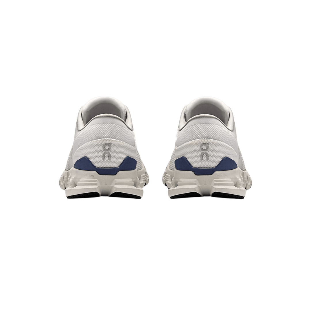 ON WOMEN'S CLOUD X 4