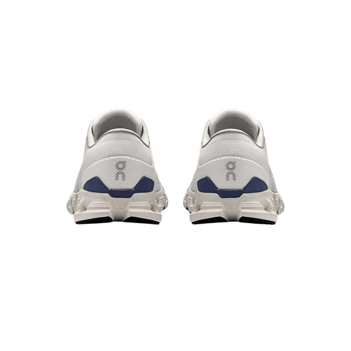ON WOMEN'S CLOUD X 4