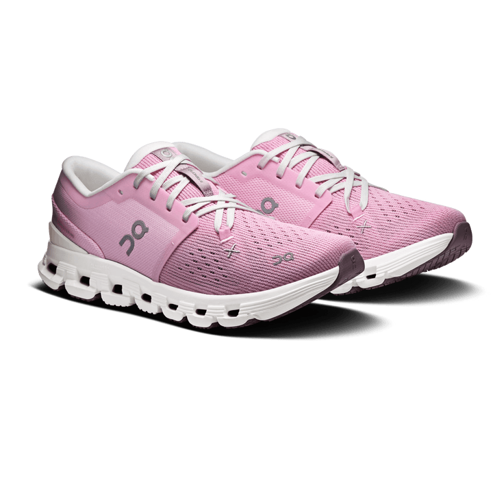 ON WOMEN'S CLOUD X 4