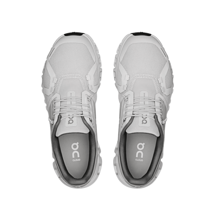 ON WOMEN'S CLOUD 6