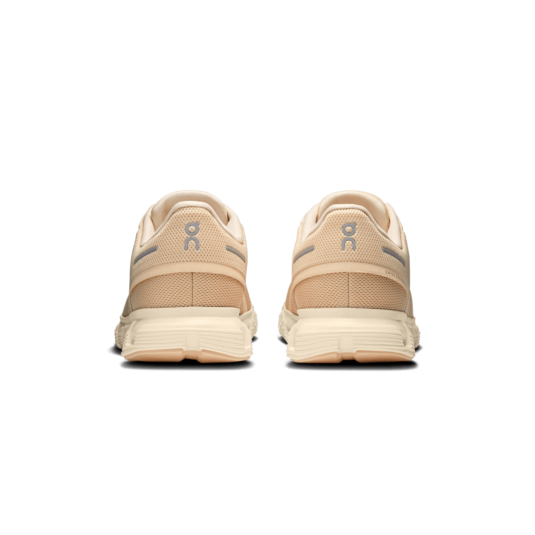 ON WOMEN'S CLOUD 6