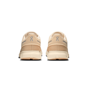 ON WOMEN'S CLOUD 6