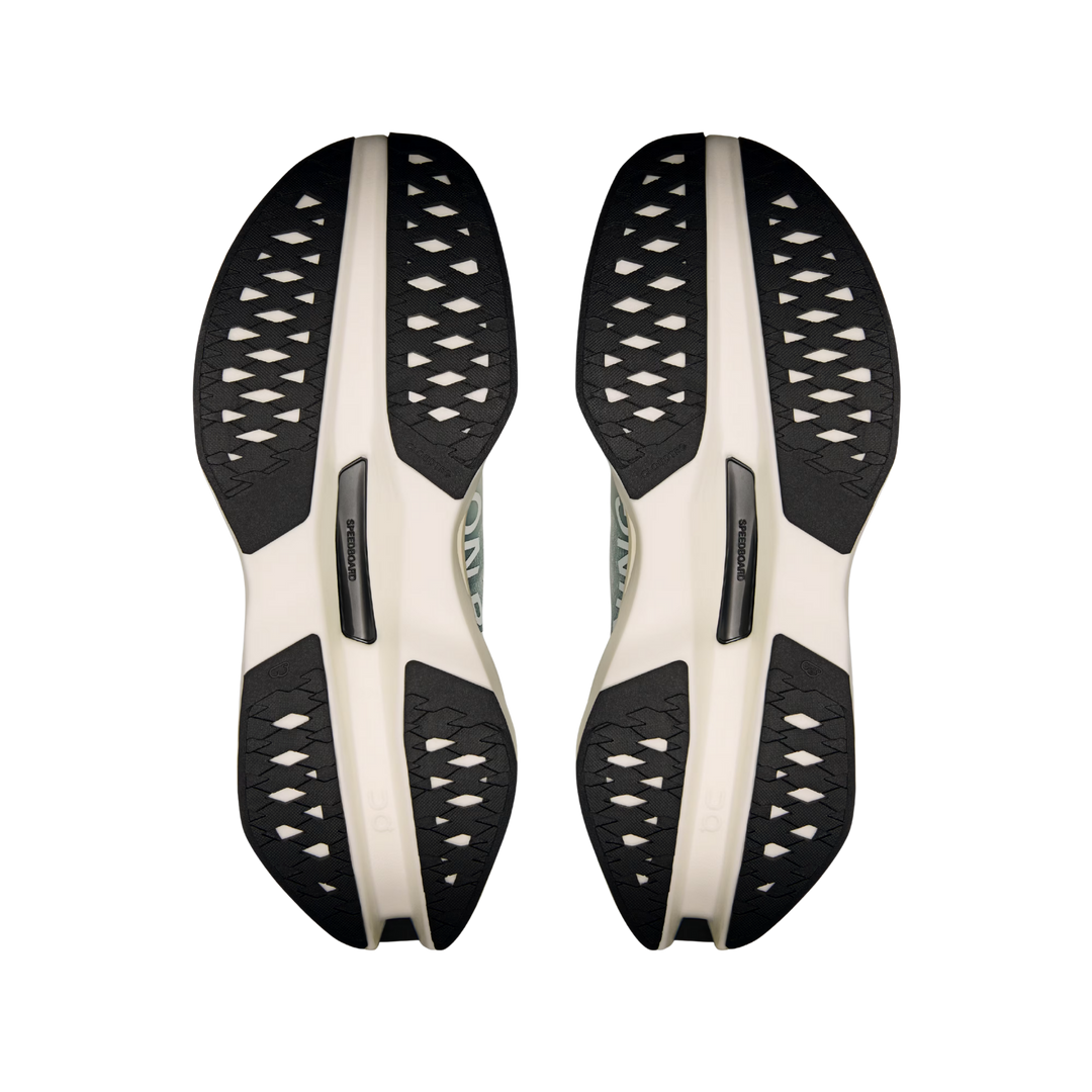 ON RUNNING WOMEN'S CLOUDBOOM MAX