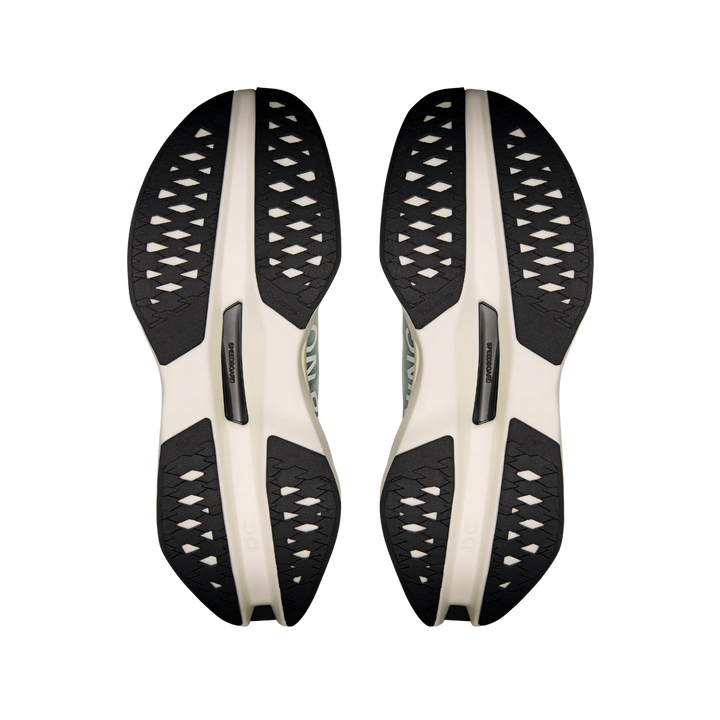 ON RUNNING WOMEN'S CLOUDBOOM MAX