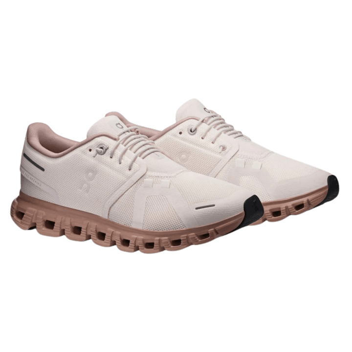 ON WOMEN'S CLOUD 6