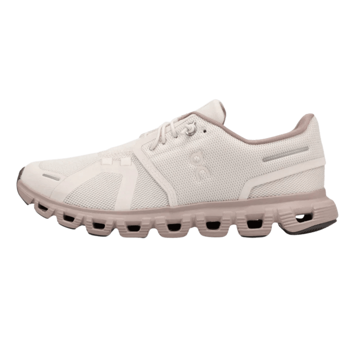 ON WOMEN'S CLOUD 6